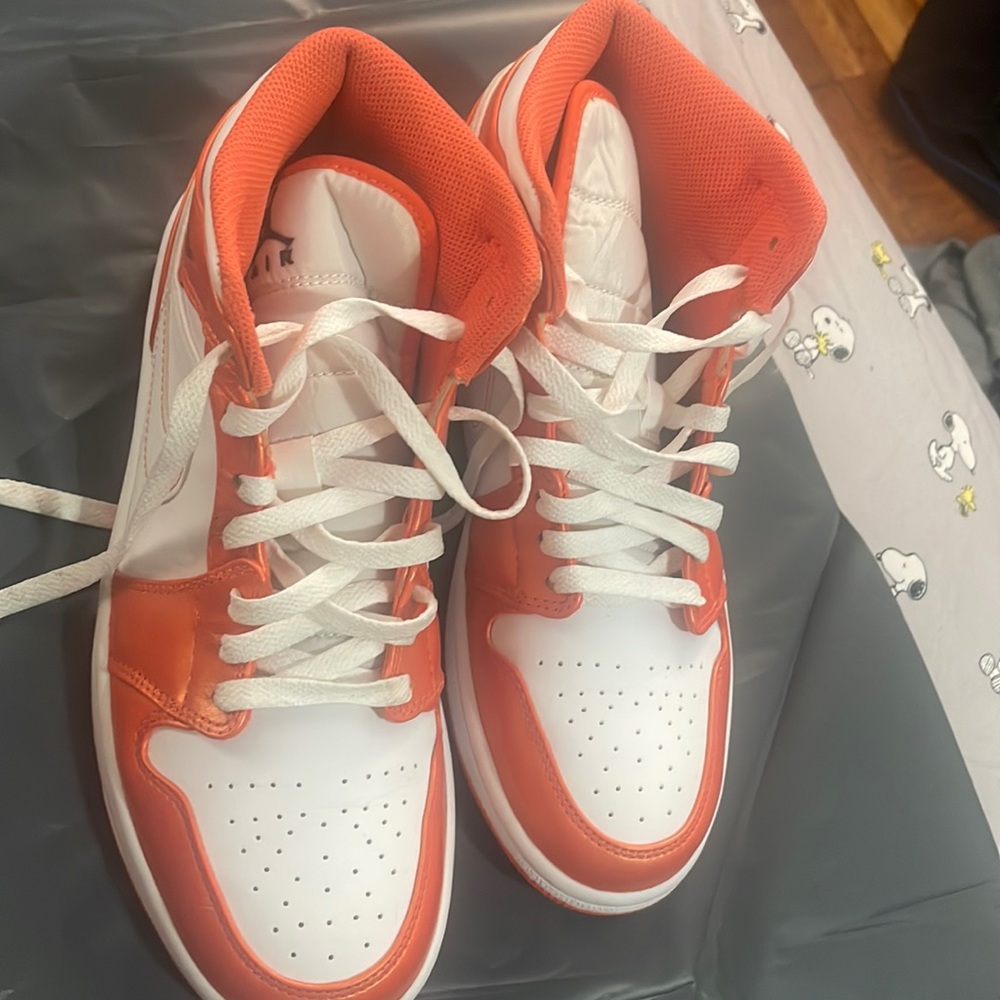 Air Jordan 1 Mid